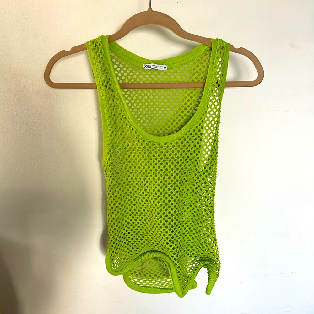 Open knit line green tank with bell hem